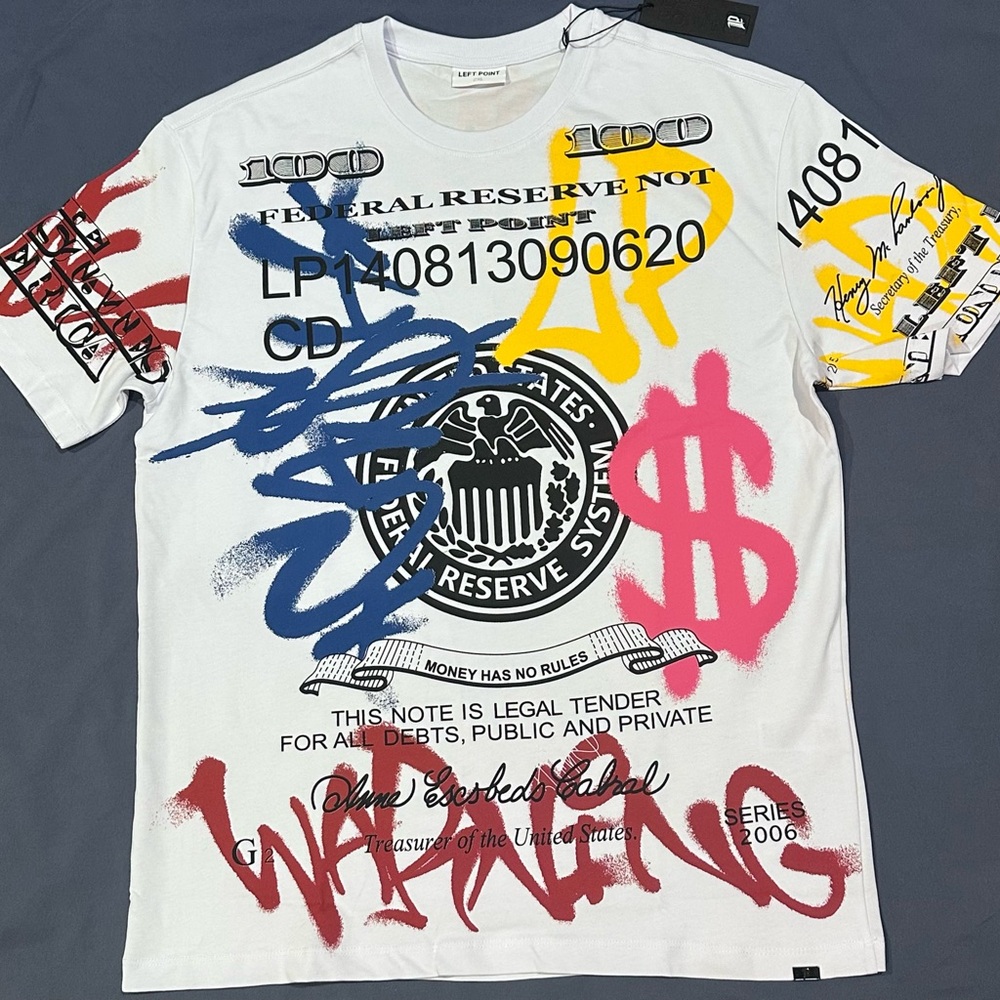 Left Point Graffiti Color T-shirt size 2 XL.